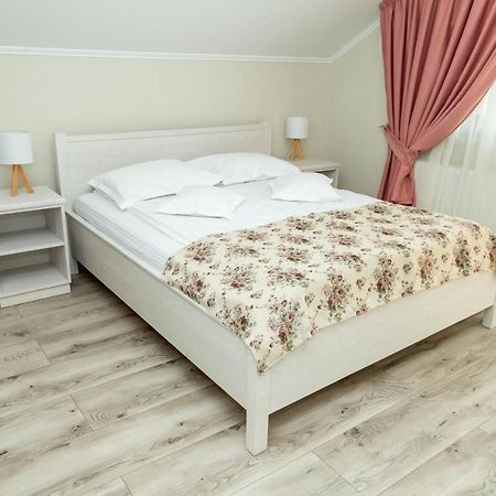 Pensiunea Casablanca Reghin Εξωτερικό φωτογραφία