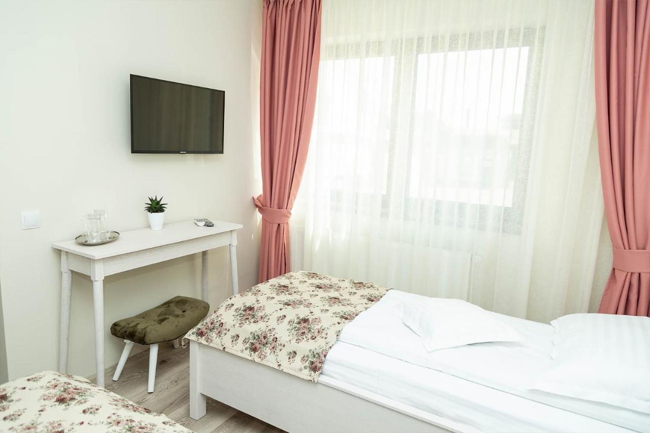 Pensiunea Casablanca Reghin Εξωτερικό φωτογραφία